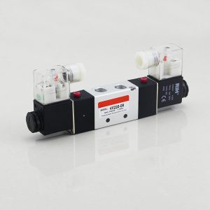 4V220-08 正面